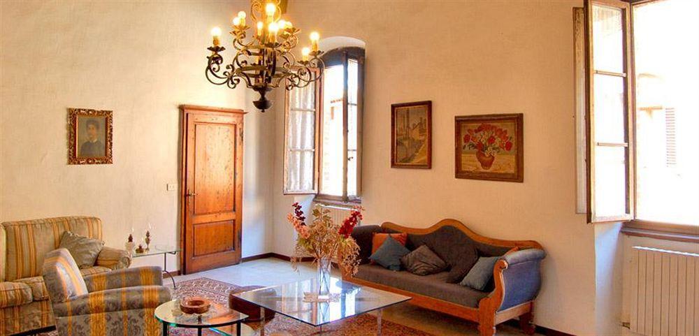 Residenza D'epoca Palazzo Buonaccorsi Hotel 3*